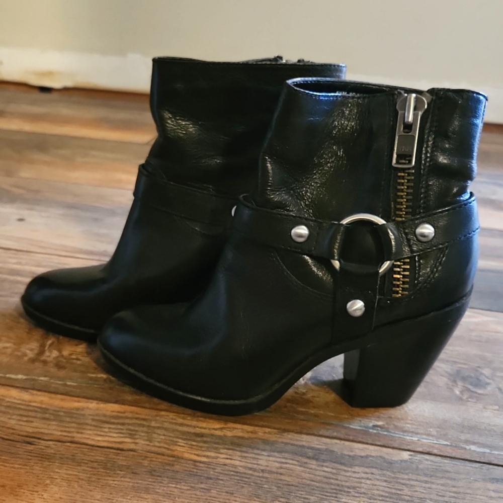 Bandolino leather booties size 5.5